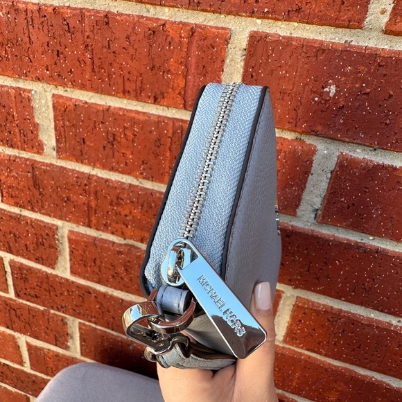 Michael Kors wallet - Picture 4 of 10